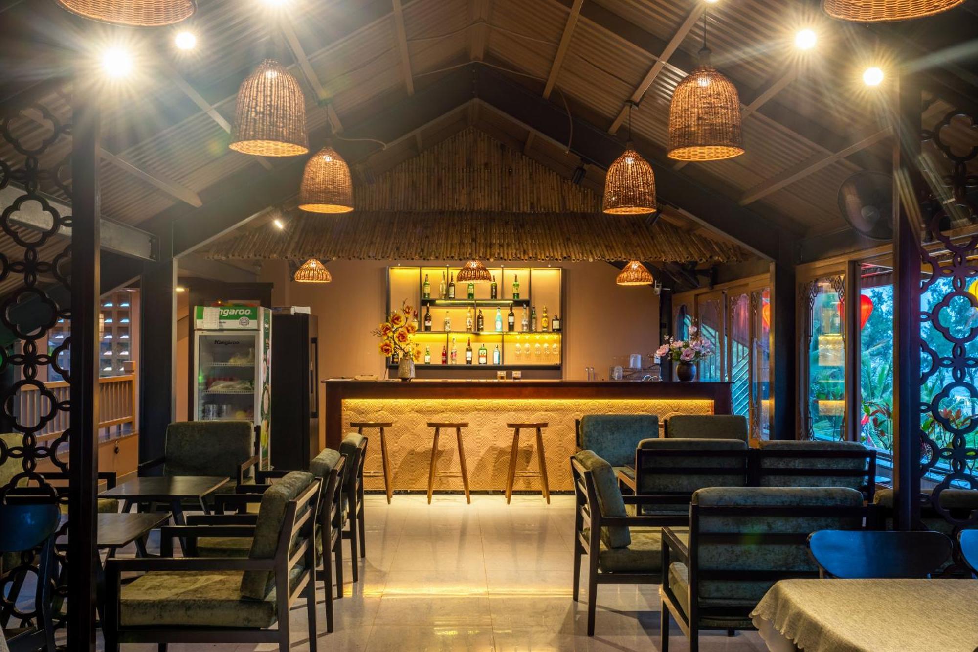 The Linh Seaside Villa Хоян Екстер'єр фото